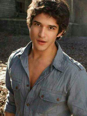 Тайлер Пози в роли Скотта Макколла